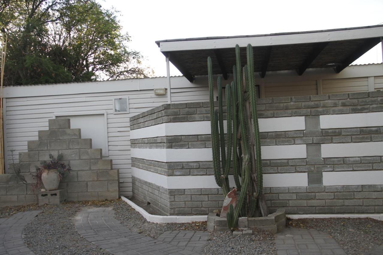 Albergue Karoo Soul Oudtshoorn Exterior foto